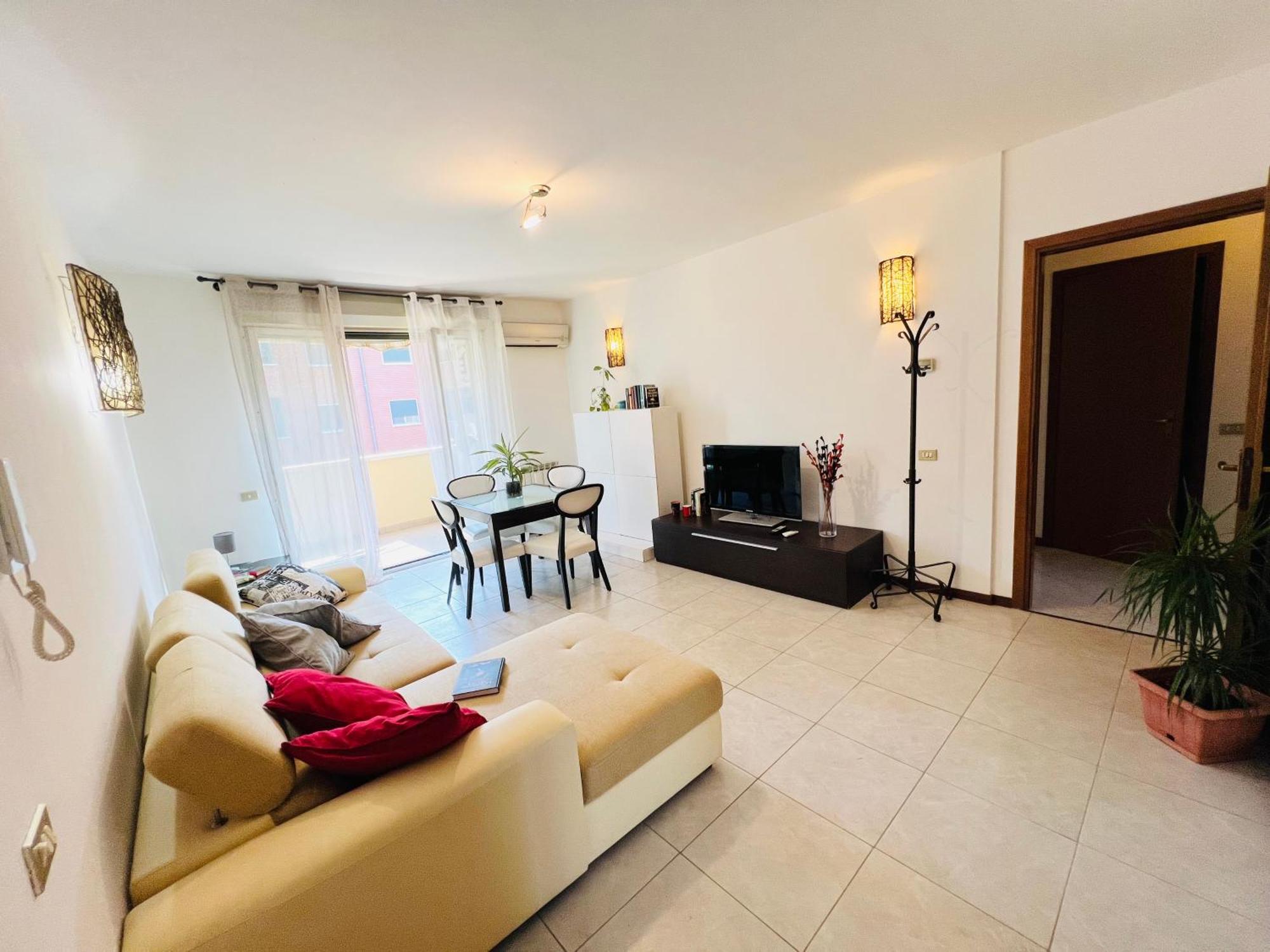 Appartement Very Big With 2 Balcony In Navigli District Milan